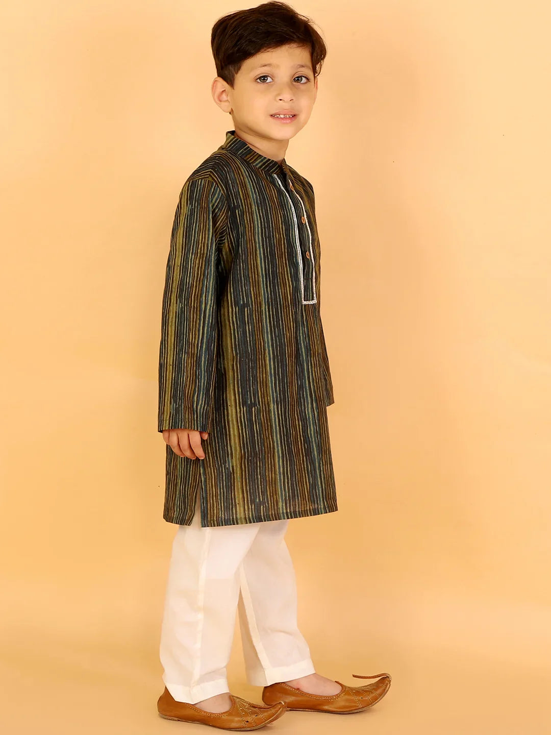 Boys stylish printed cambric kurta with pyjama set