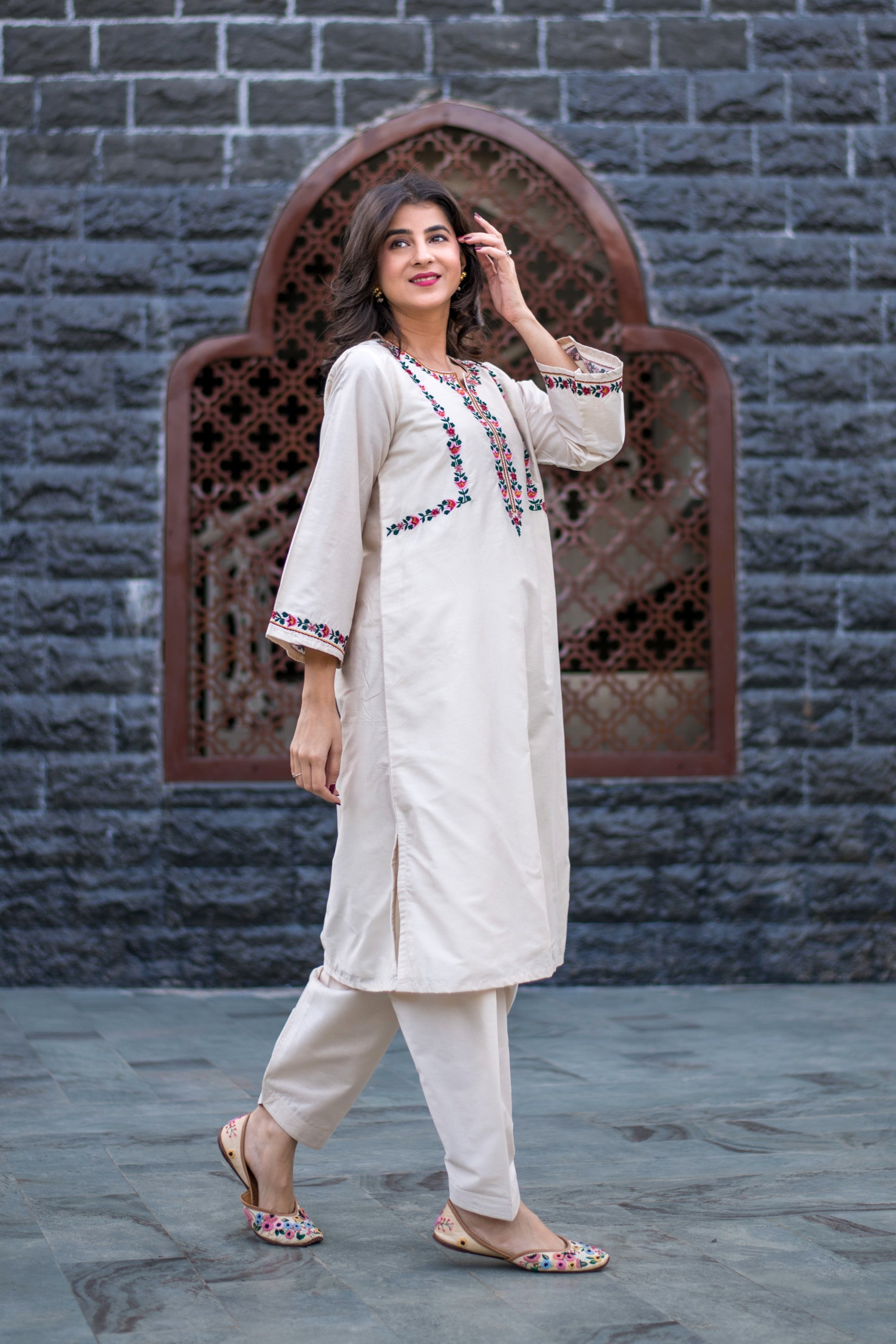 Cream Kurta Embroidery Co-Ord Set