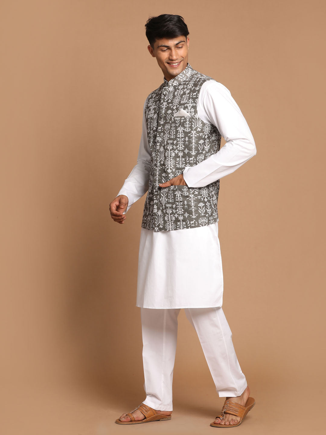 Men's Green And White Pure Cotton Jacket, Kurta and Pyjama Set