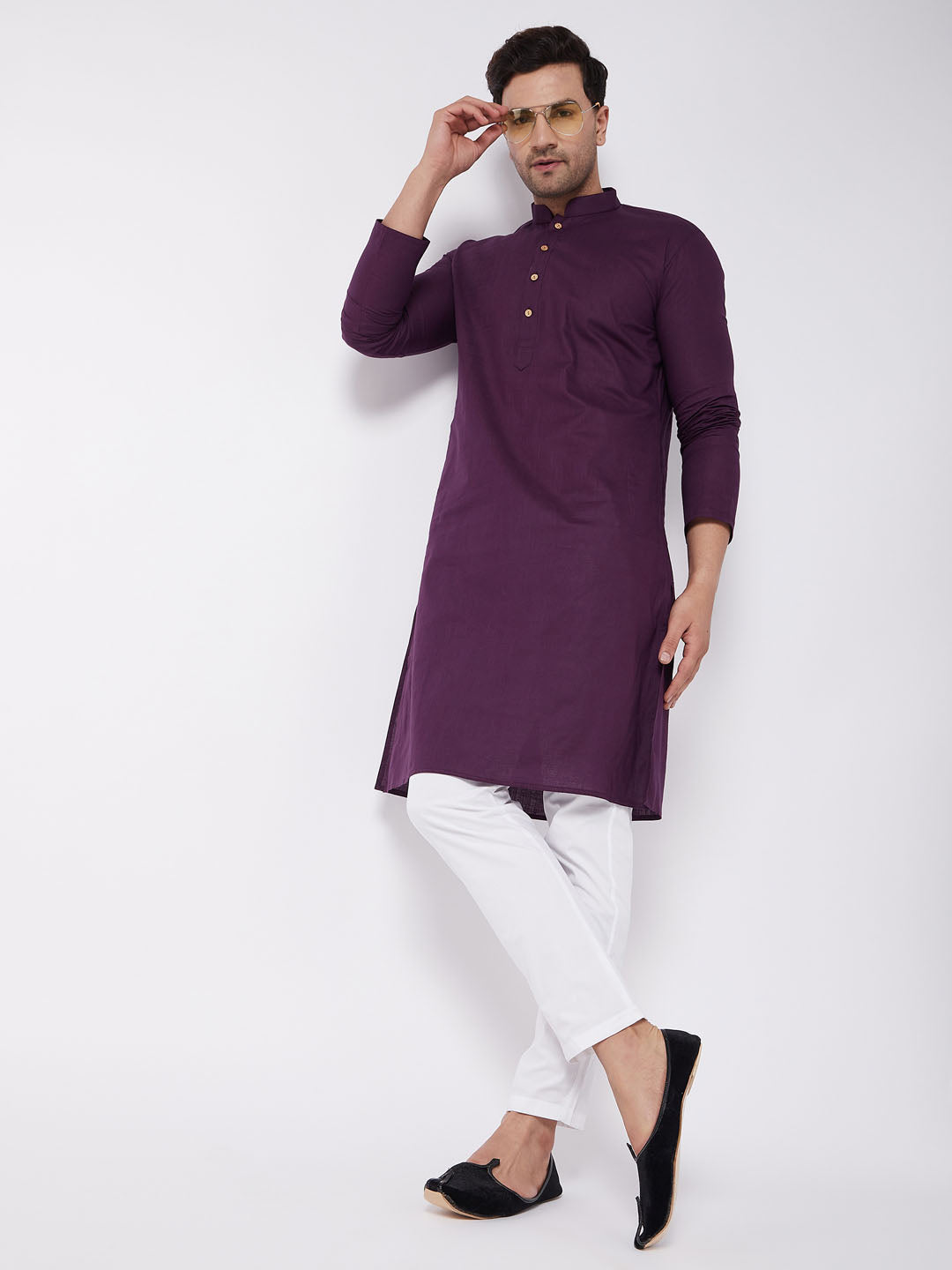 Men's Purple And White Cotton Blend Kurta Pyjama Set