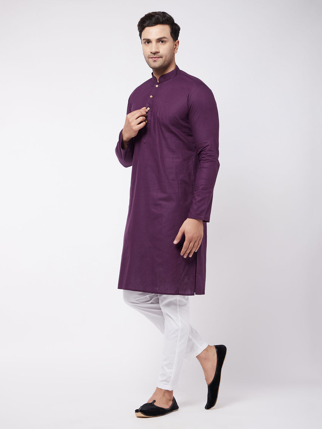 Men's Purple And White Cotton Blend Kurta Pyjama Set