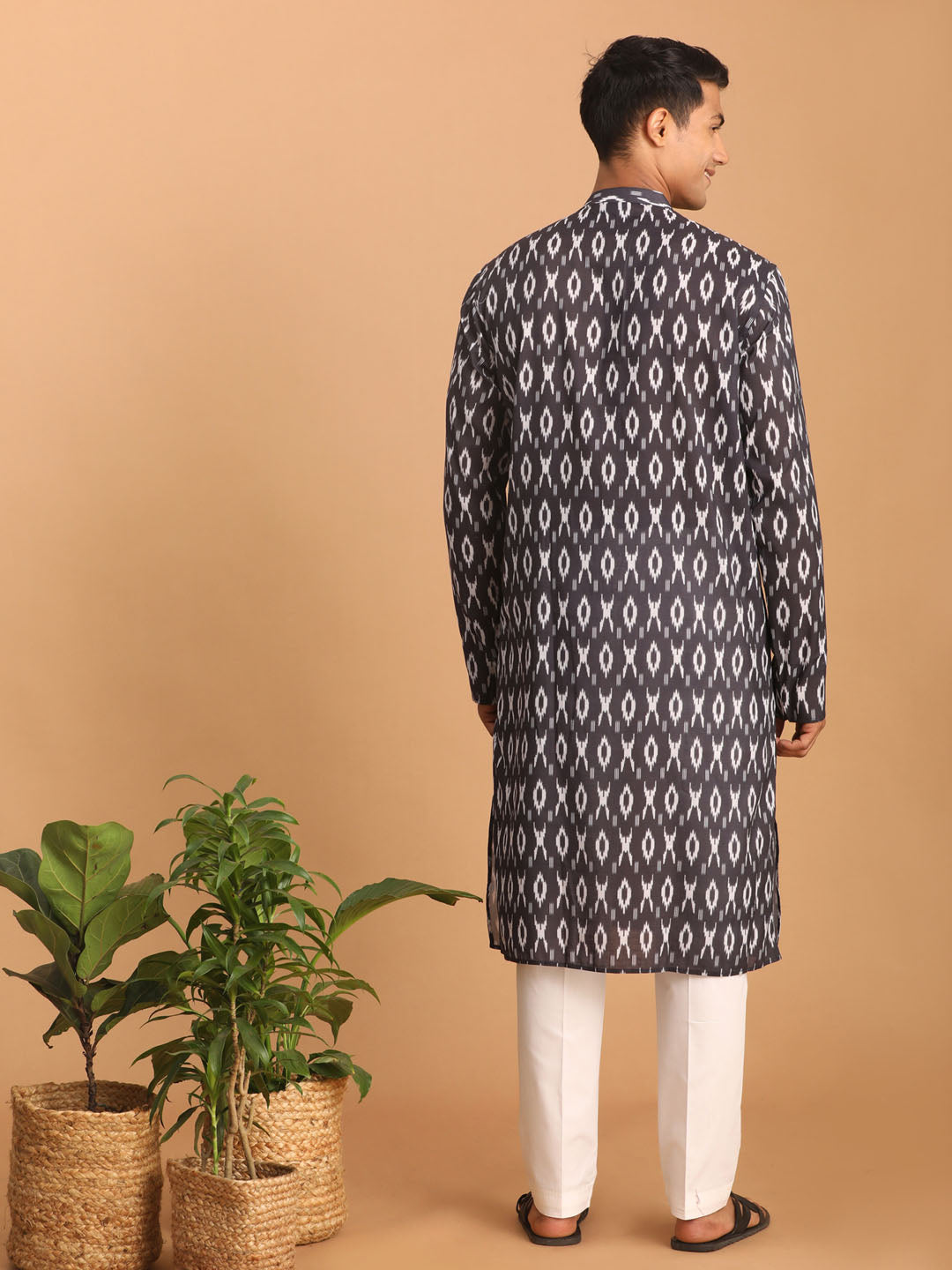 Men's Black Cotton Blend Kurta Pyjama Set