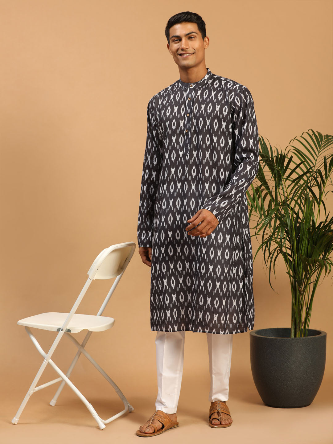 Men's Black Cotton Blend Kurta Pyjama Set