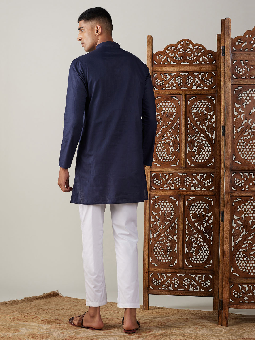 Men's Navy Blue And White Cotton Blend Kurta Pyjama Set