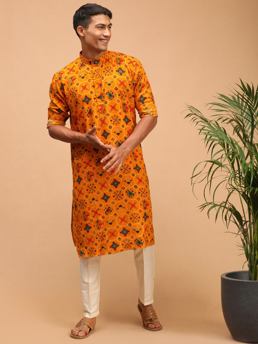 Men's Yellow And Cream Cotton Blend Kurta Pyjama Set