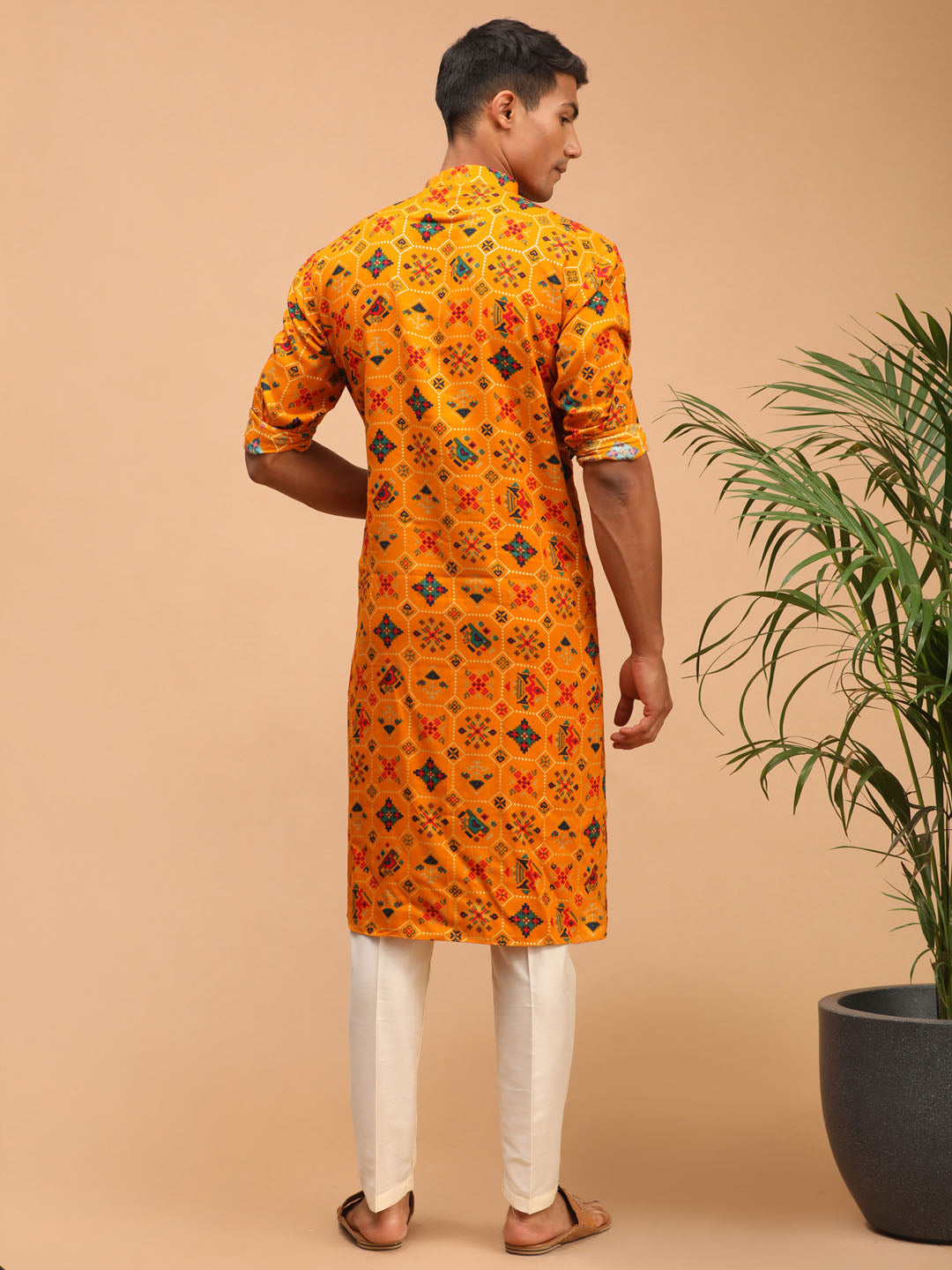 Men's Yellow And Cream Cotton Blend Kurta Pyjama Set