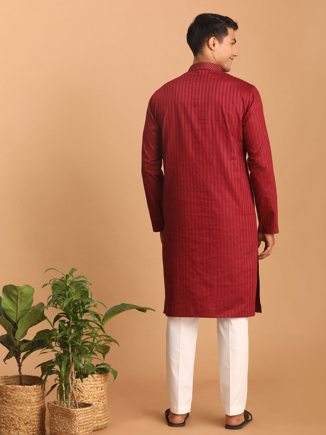 Men's Maroon And White Cotton Blend Kurta Pyjama Set