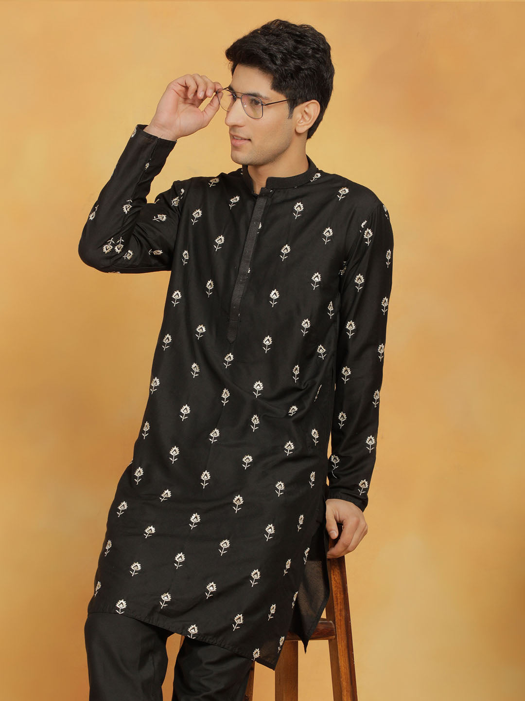 Men's Black Cotton Blend Kurta