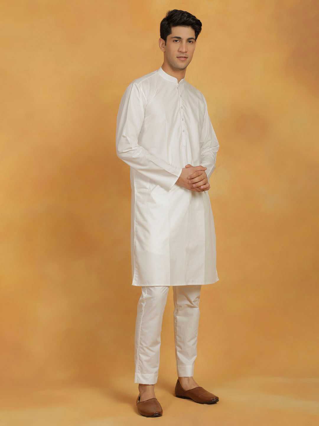 Men's Off White Cotton Silk Kurta And Pyjama Set