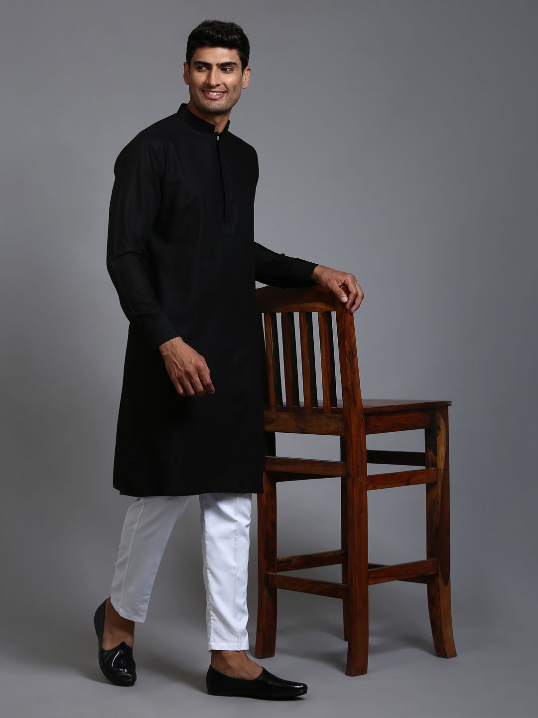 Men's Black And White Cotton Blend Kurta Pyjama Set