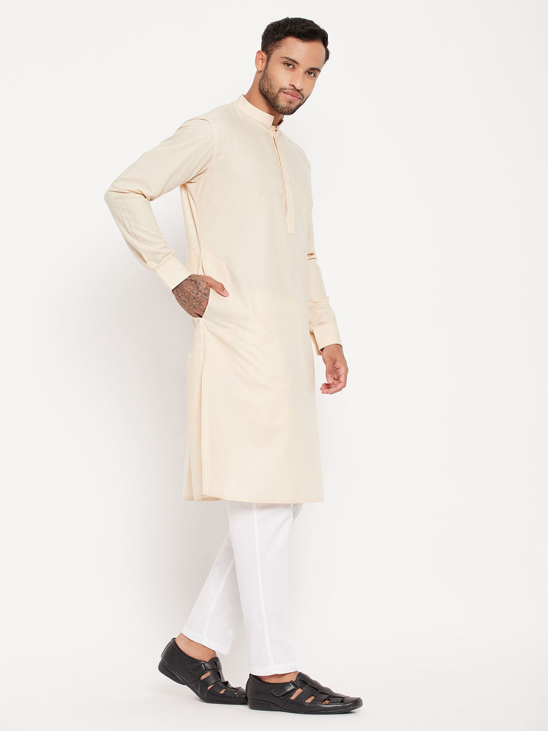 Men's Cream And White Cotton Blend Kurta Pyjama Set