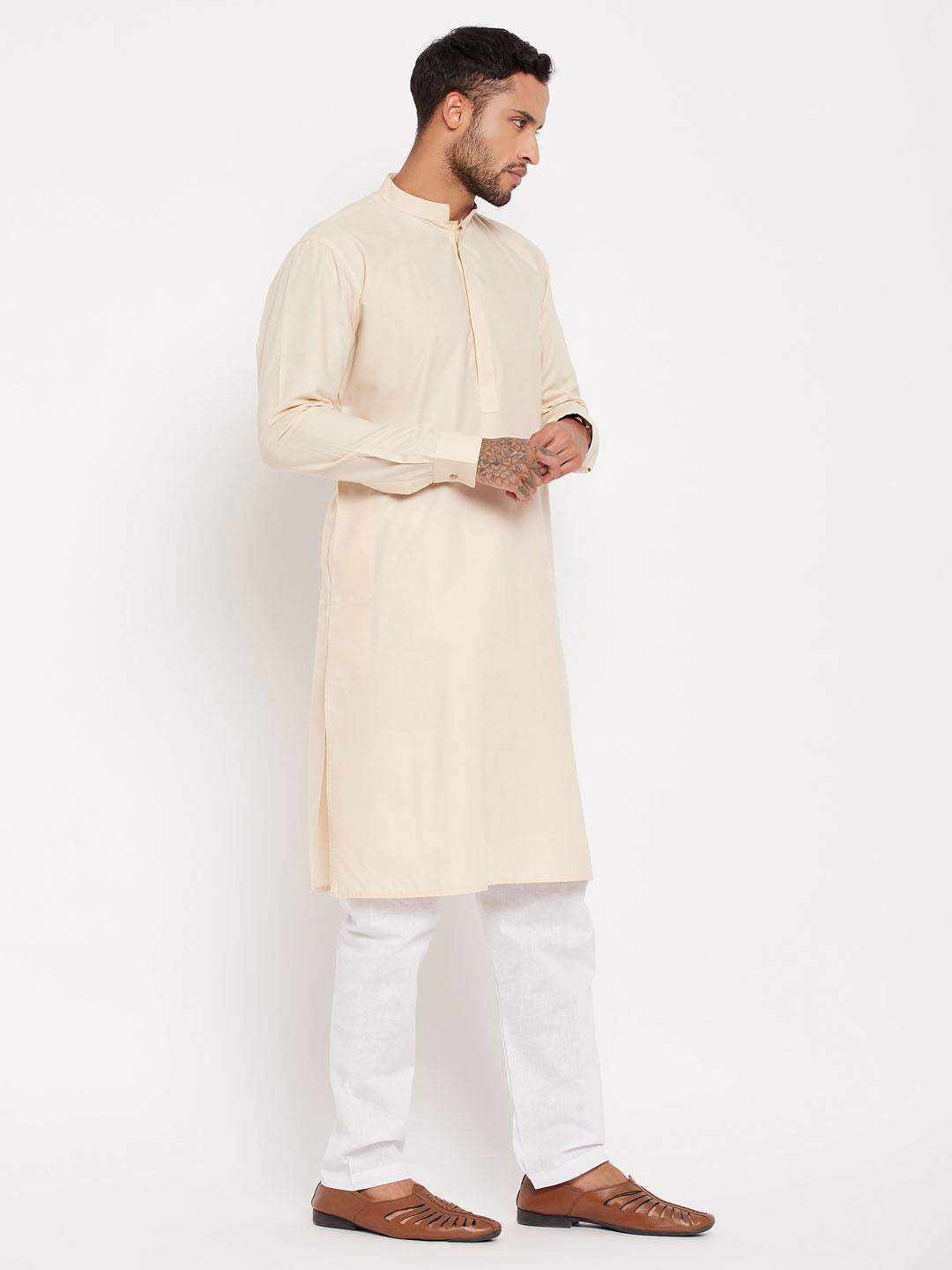 Men's Cream And White Cotton Blend Kurta Pyjama Set