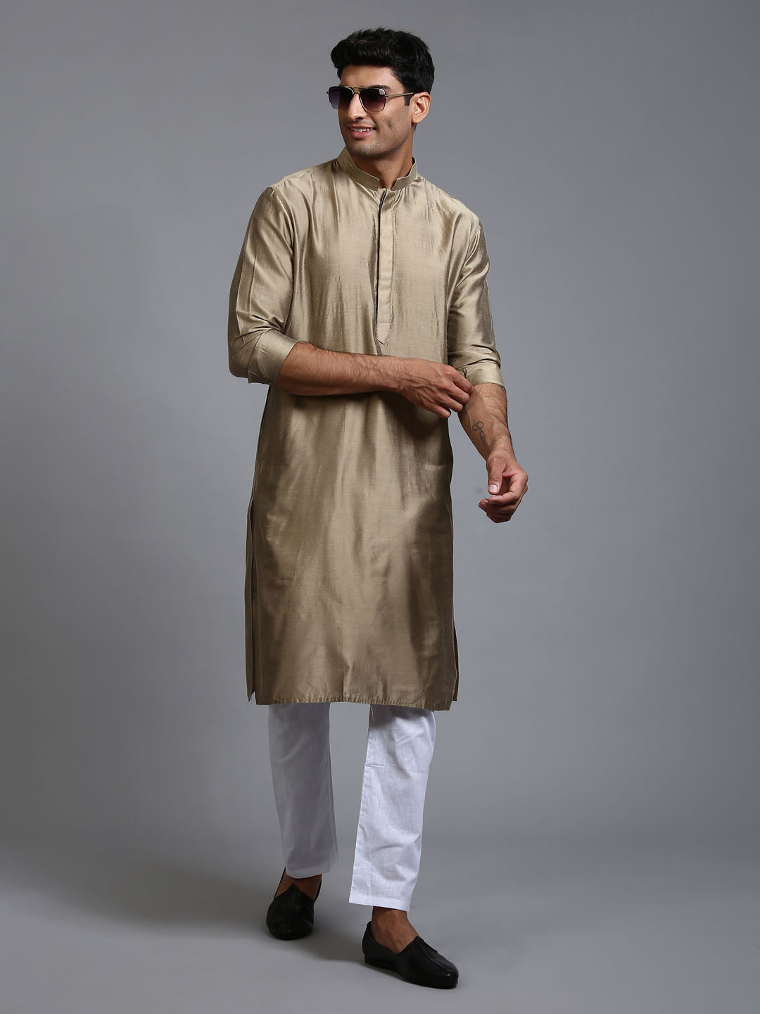 Men's Green And White Cotton Blend Kurta Pyjama Set