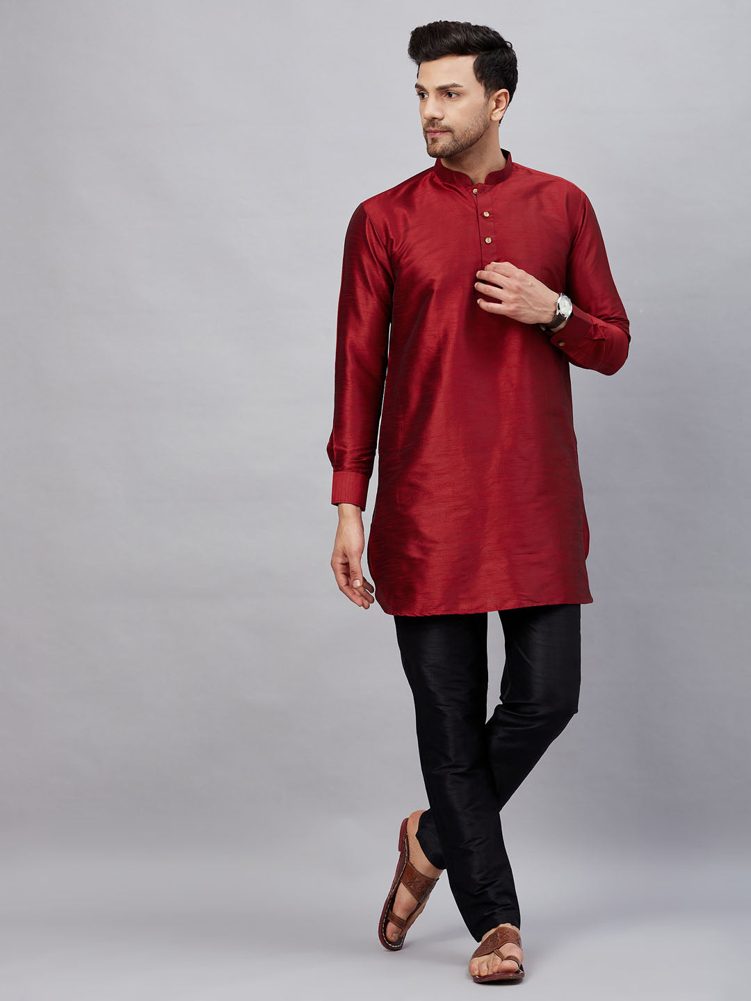 Men's Maroon And Black Cotton Blend Kurta Pyjama Set