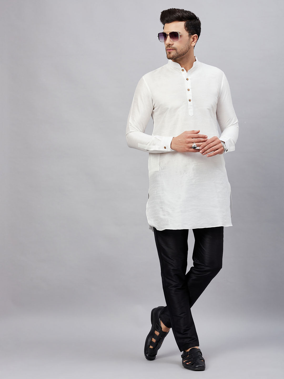 Men's White And Black Cotton Blend Kurta Pyjama Set