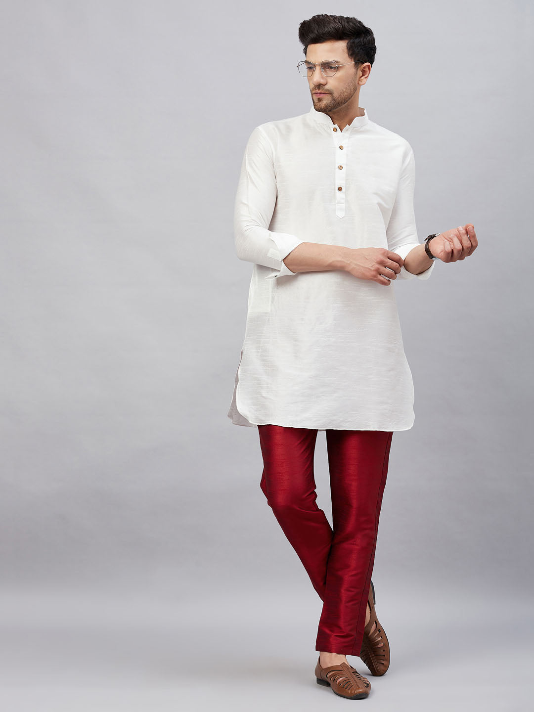 Men's White And Maroon Cotton Blend Kurta Pyjama Set