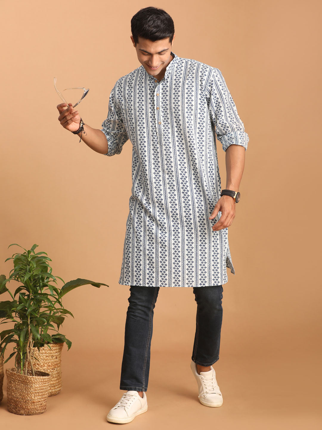 Men's White And Blue Cotton Kurta